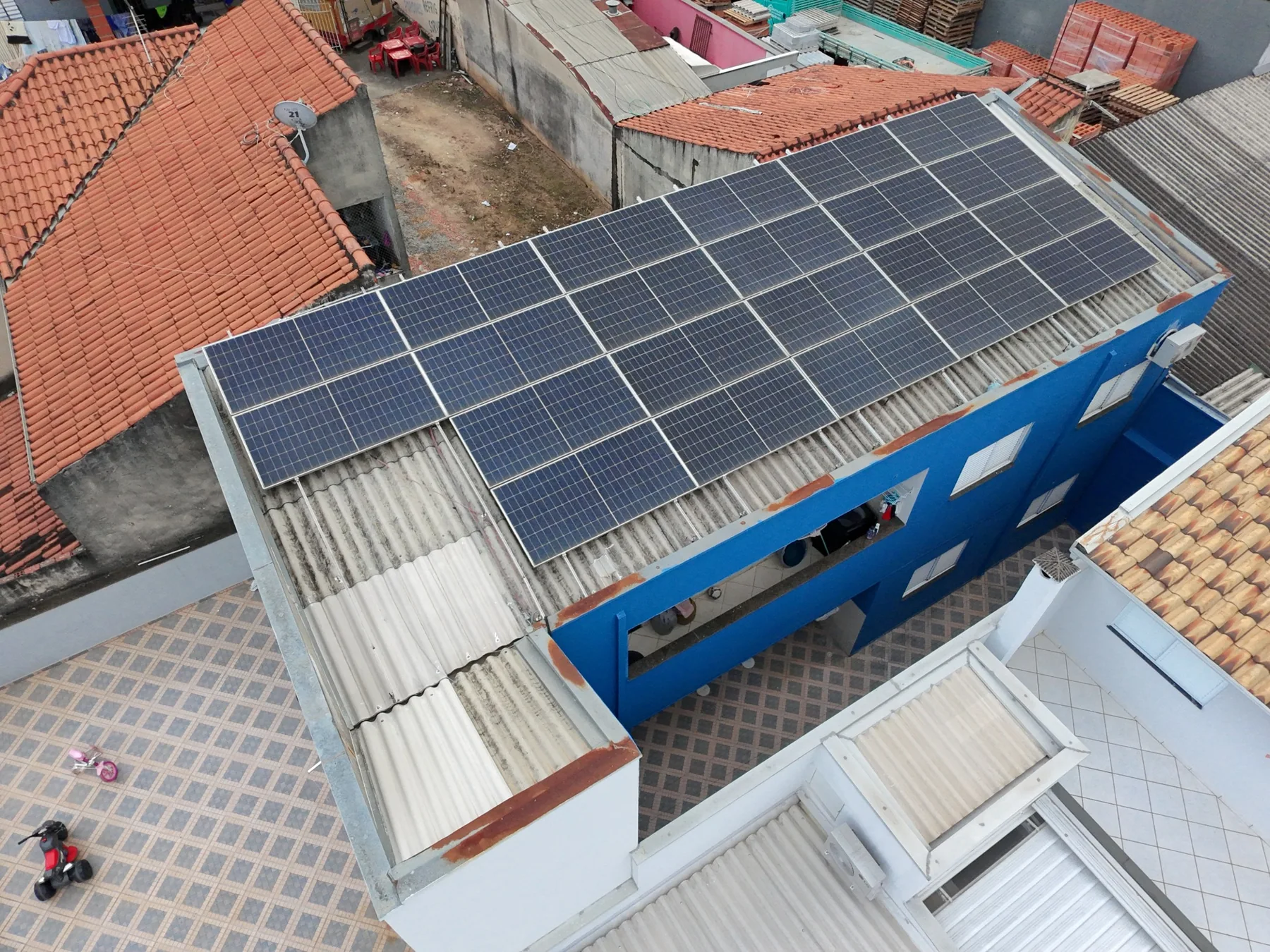 Sistema fotovoltaico residencial de 11 kWp em Indaiatuba, São Paulo